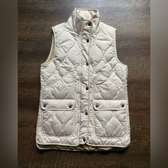 J. CREW Quilted warm signature puffer Excursion Vest cream EUC women’s sz xxs - Picture 7 of 15